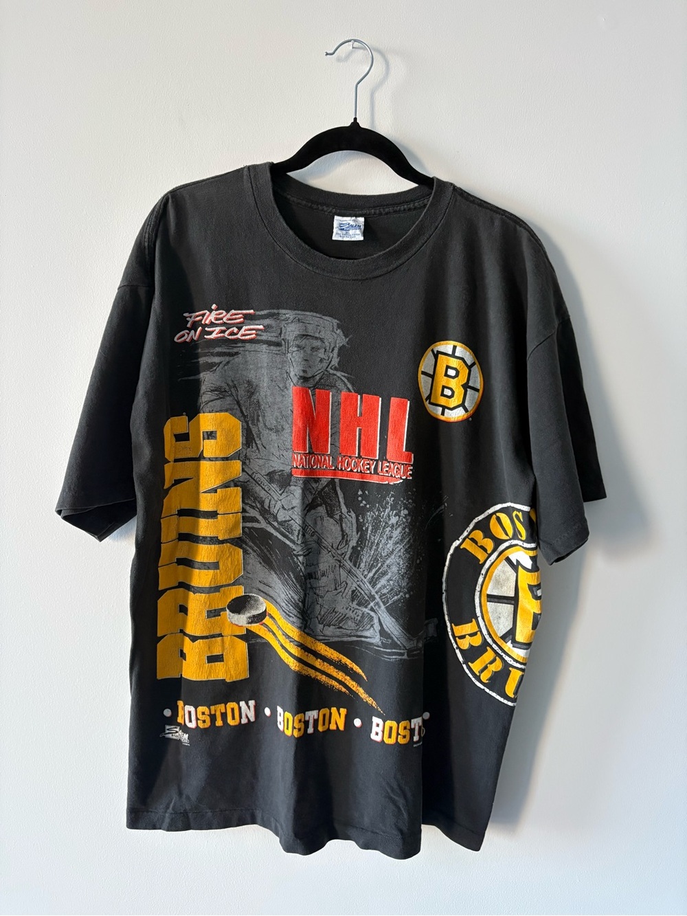 Vintage Salem Boston Bruins Hockey NHL Graphic Tee XL Black with Yellow & Red